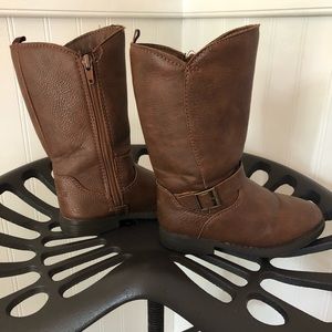 Little girl zip up brown boots